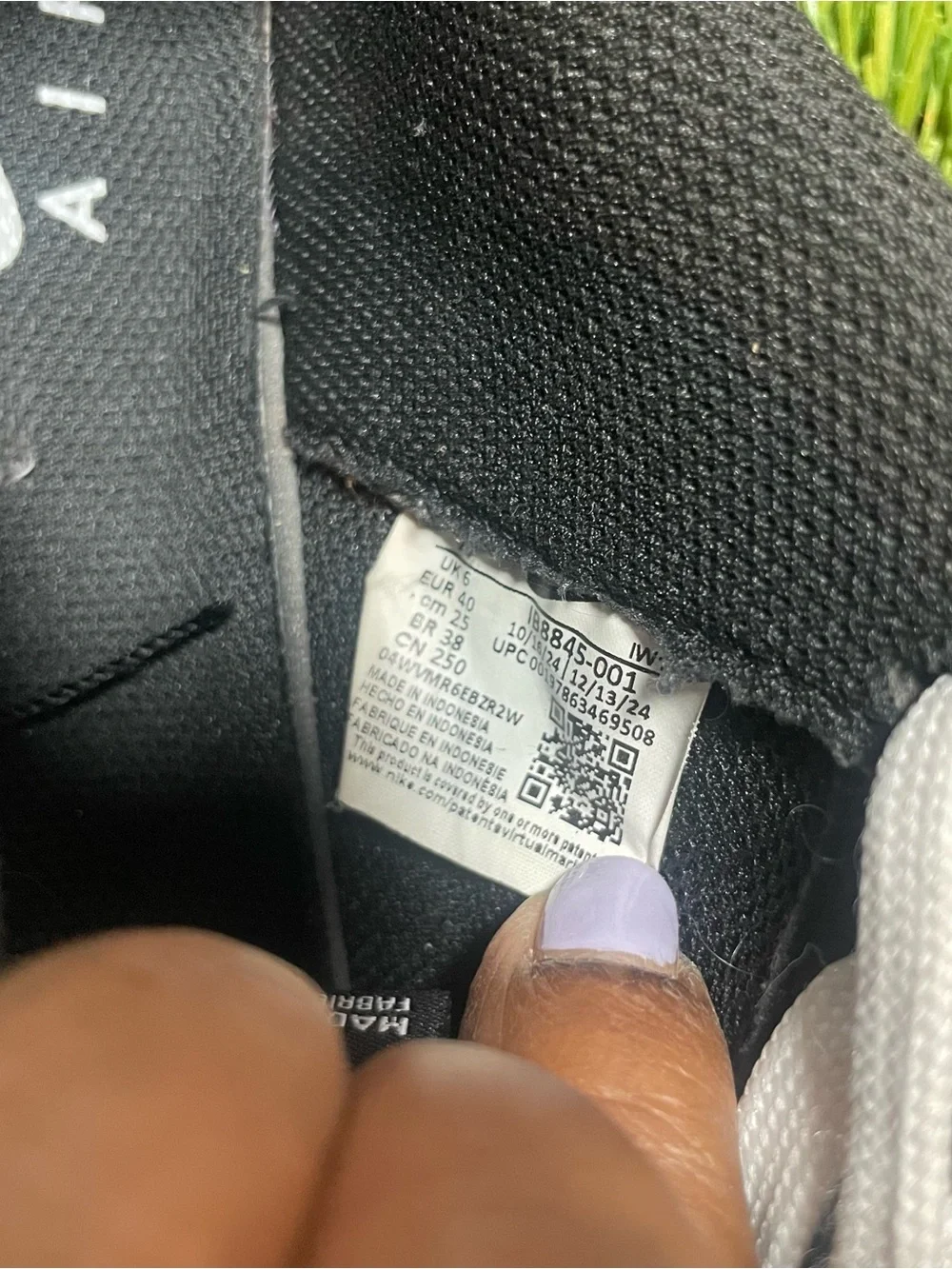 Nike black sneakers
